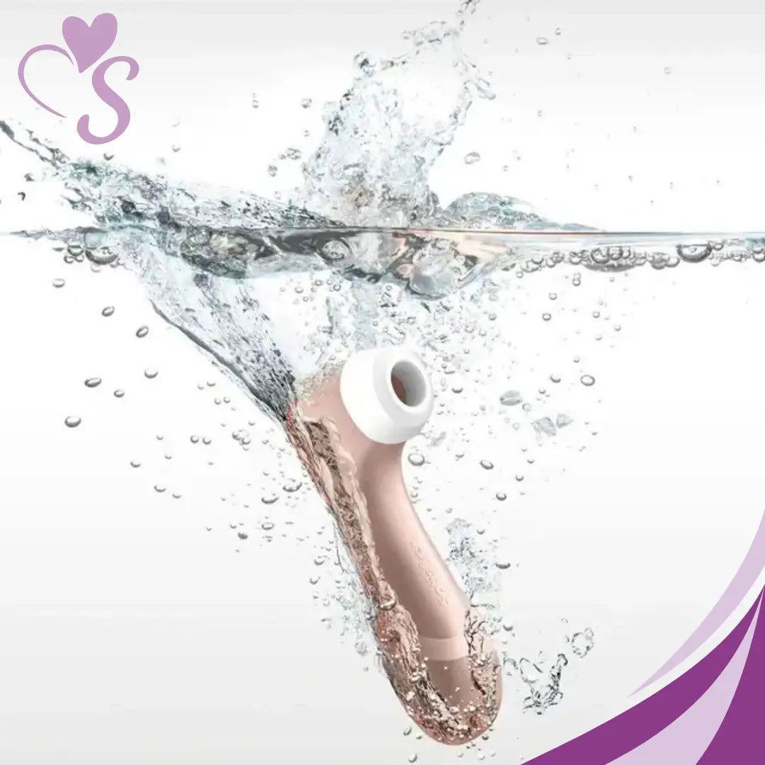 Satisfyer Pro 2 color oro rosado sumergido en agua