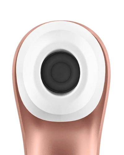 Satisfyer Pro 2 color oro rosado vista frontal enfocada en la boquilla o cabezal